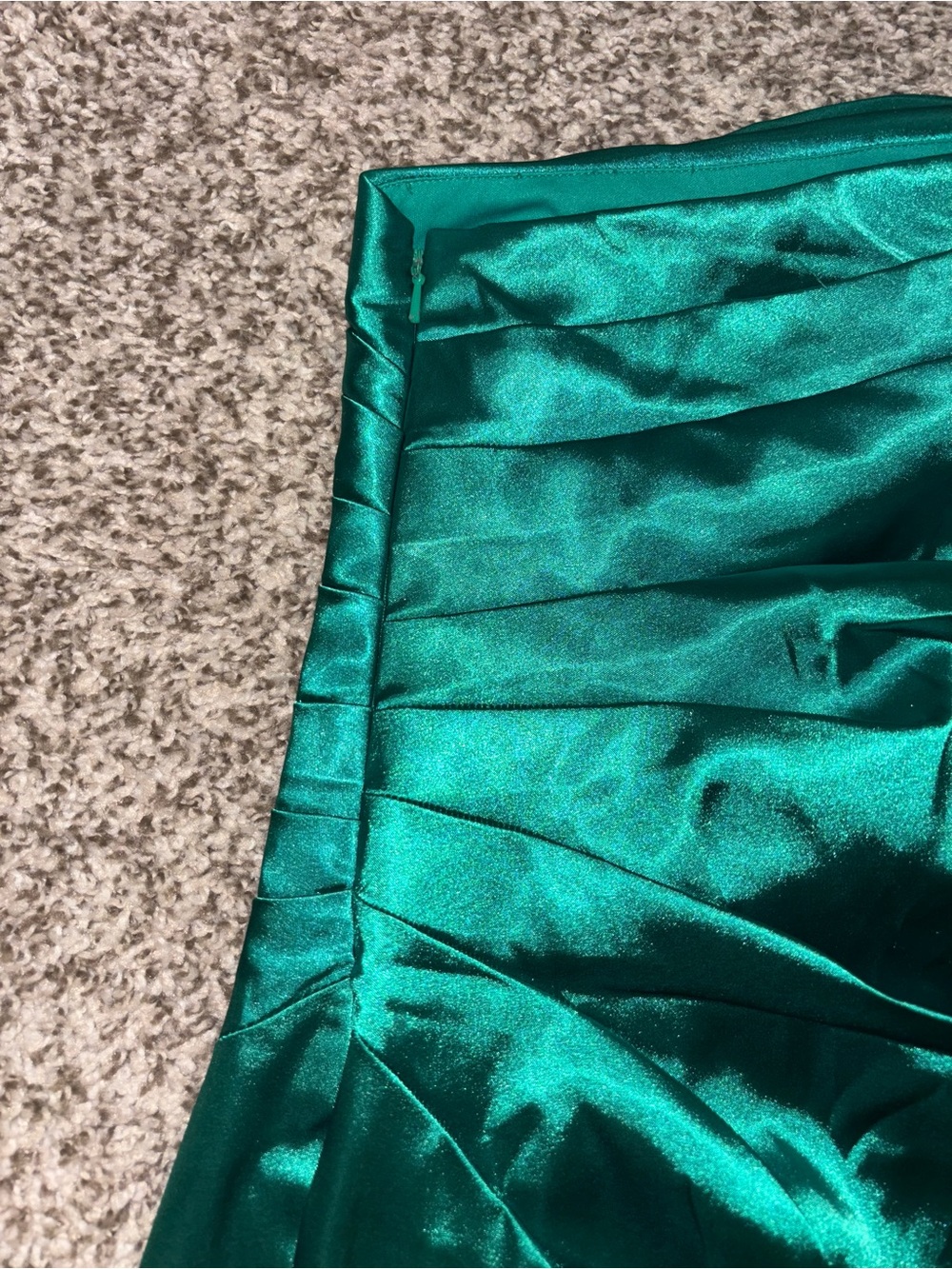 David’s Bridal Emerald Green One Shoulder Ruched Bodice Dress Woman’s Size 8/10 - Picture 5 of 6